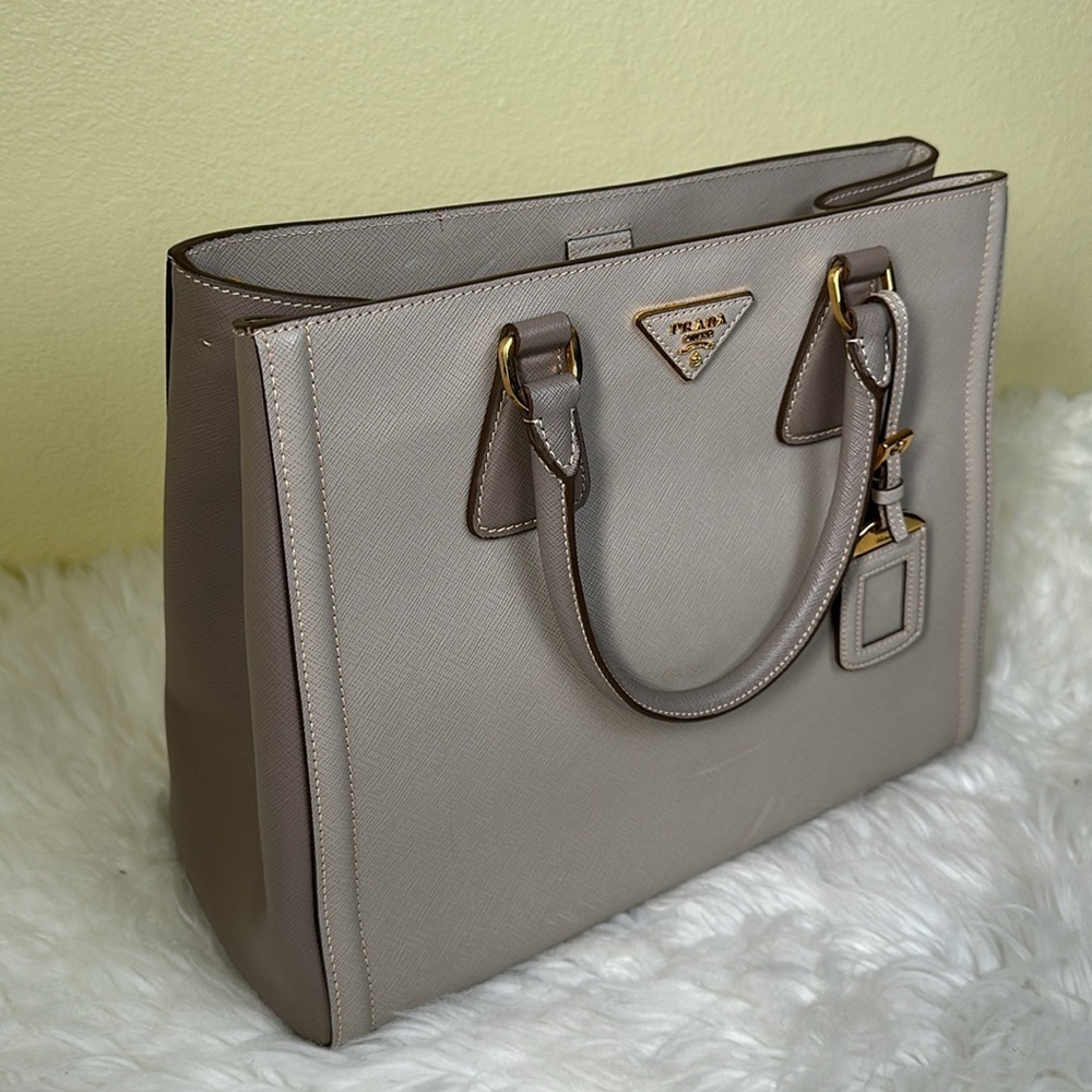 💯Authentic PRADA Saffiano Leather Medium Top Handle Tote Bag🍀 - Picture 9 of 17